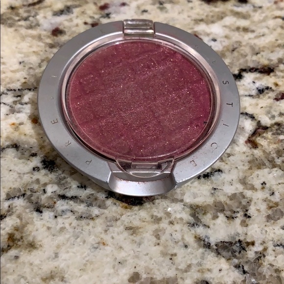 Prestige Eye Shadow “Blossom” - Picture 2 of 3